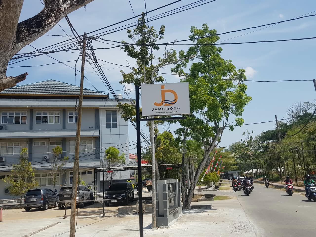 Papan Nama Jamu Dong